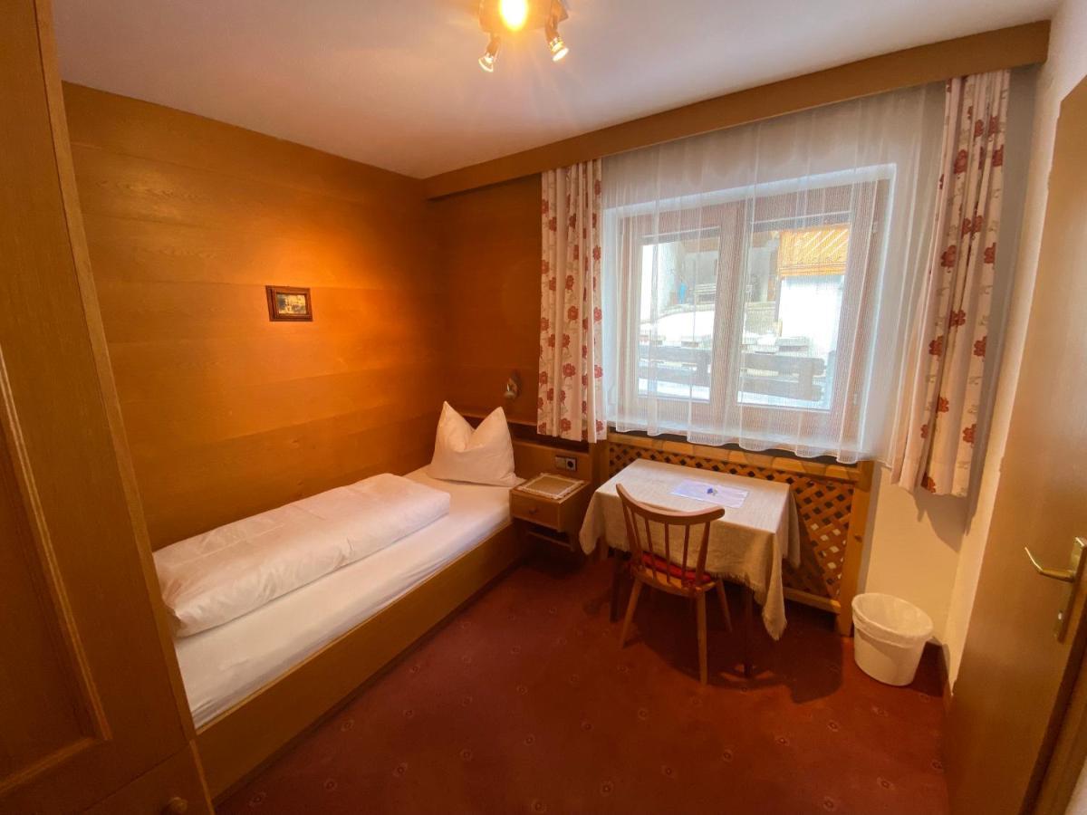 Pension Kandaharblick Pettneu am Arlberg Esterno foto